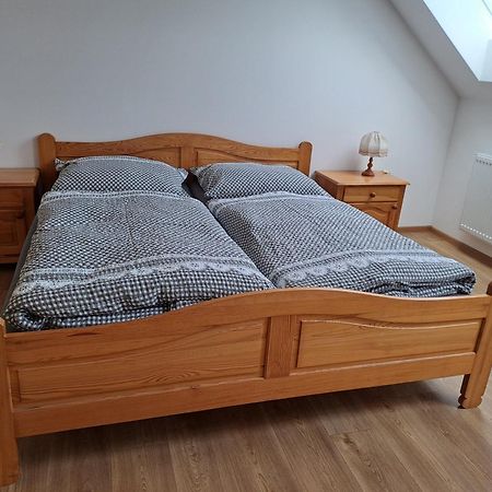 Pension Na Statku- Konsky Apartman Malenitz Kültér fotó
